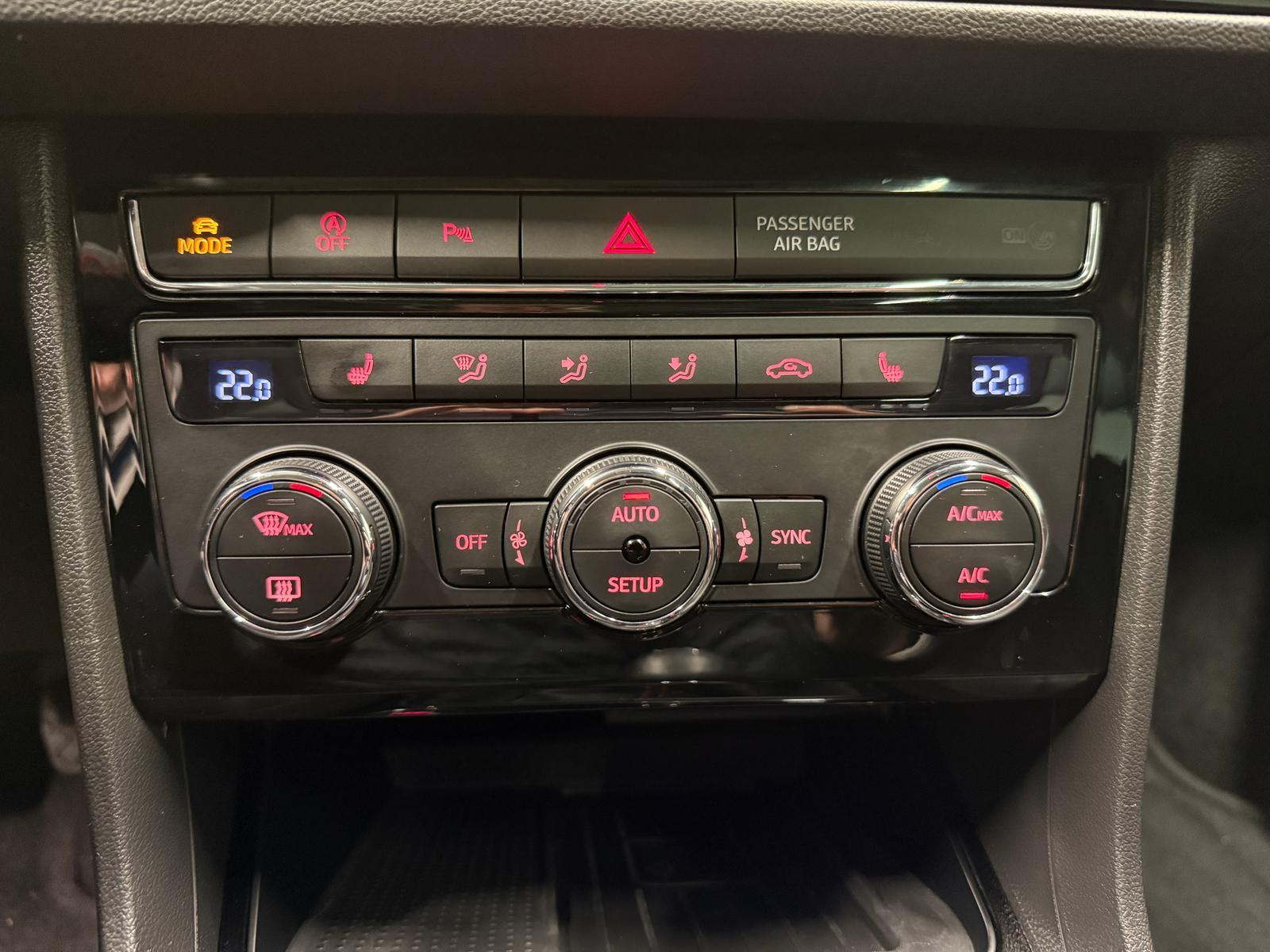 Seat Leon FR LED/Navi/SHZ/PDC/VirCo/Beats/Pano/AHK/18LM