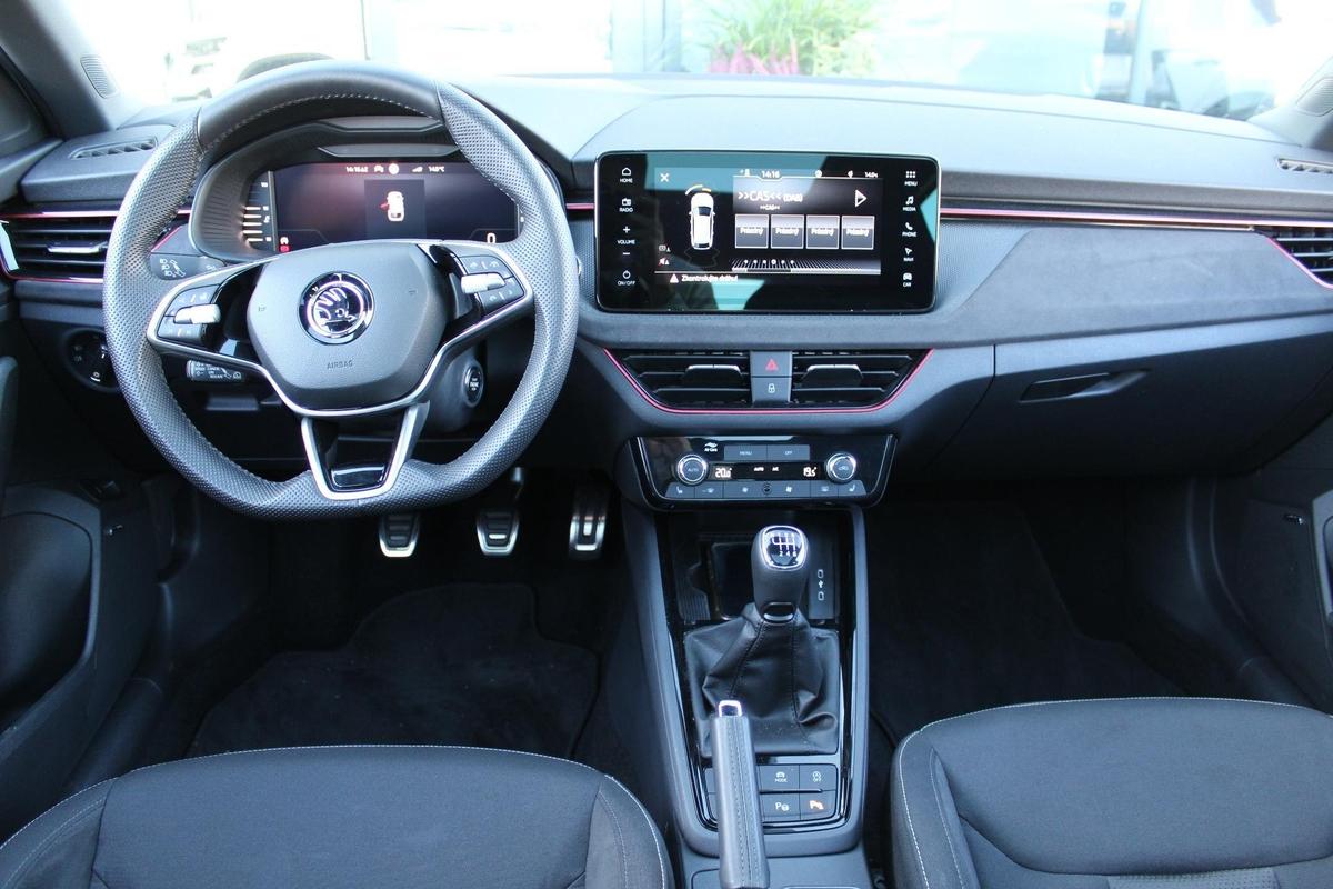 Skoda Scala Drive Matrix Panorama Navi Parklenk