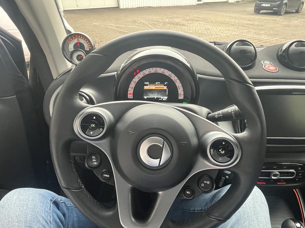 Smart ForTwo EQ cabrio*EXCLUSIVE*22kW*CAM*MEDIA*ALU*ALLW*LED*SHZ*