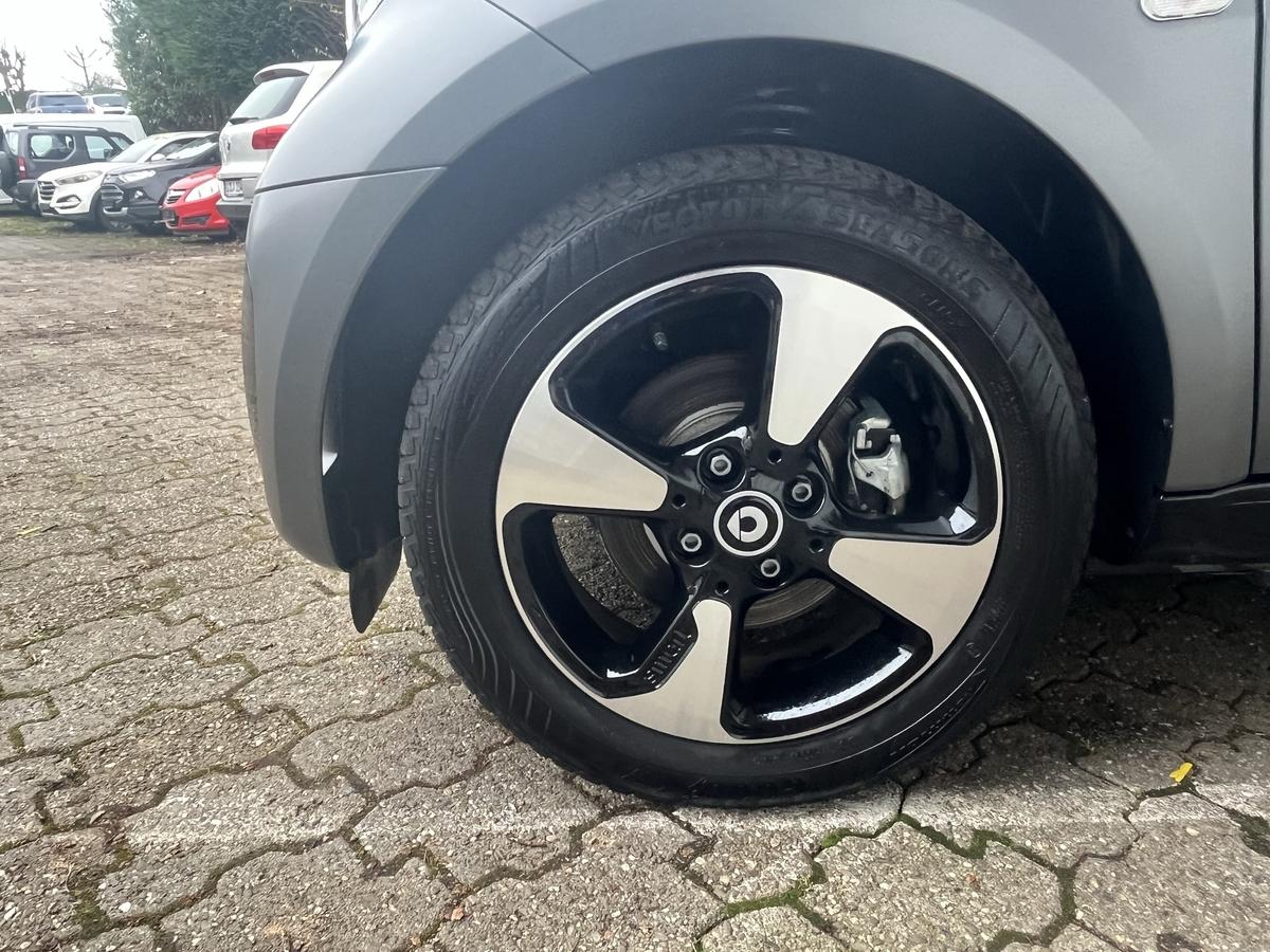 Smart ForTwo EQ cabrio*EXCLUSIVE*22kW*CAM*MEDIA*ALU*ALLW*LED*SHZ*