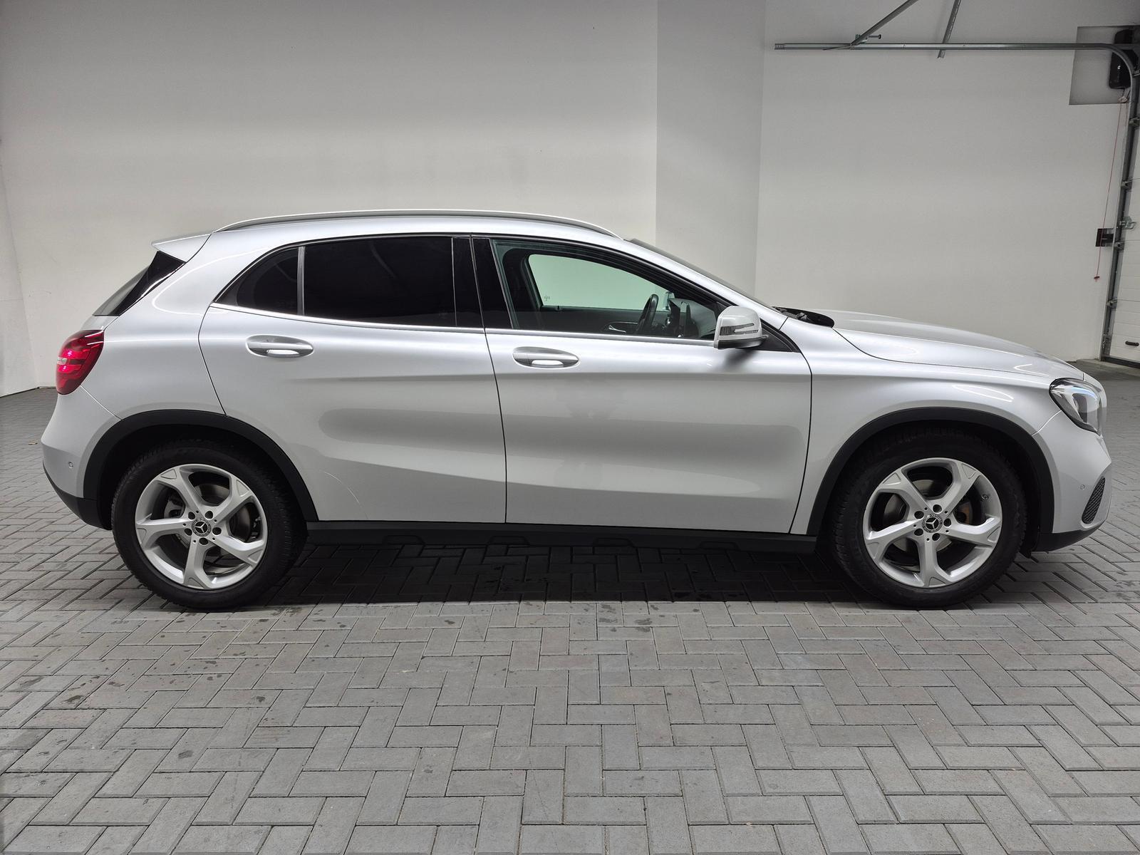 Mercedes-Benz GLA 180 LED/Navi/SHZ/Kam/Tempom./el.Heck/18-LM