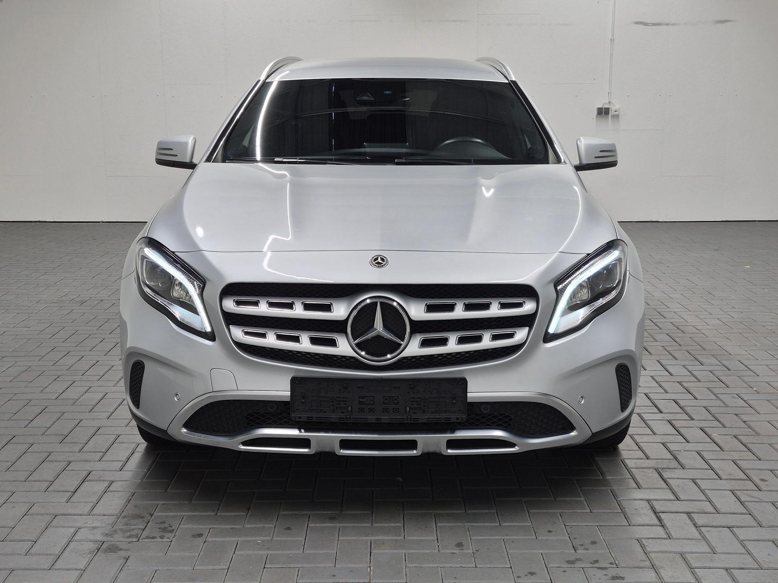 Mercedes-Benz GLA 180 LED/Navi/SHZ/Kam/Tempom./el.Heck/18-LM