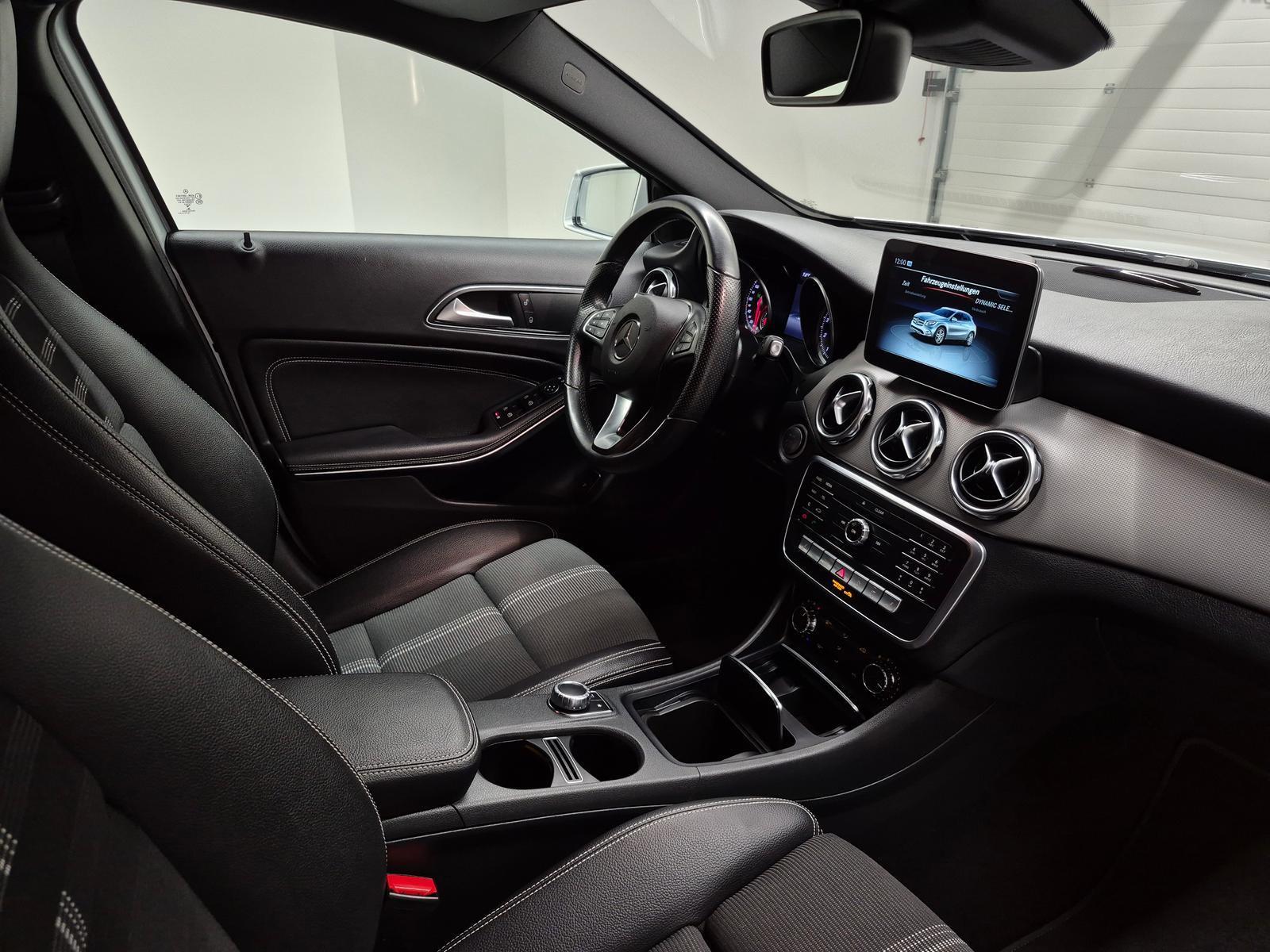 Mercedes-Benz GLA 180 LED/Navi/SHZ/Kam/Tempom./el.Heck/18-LM