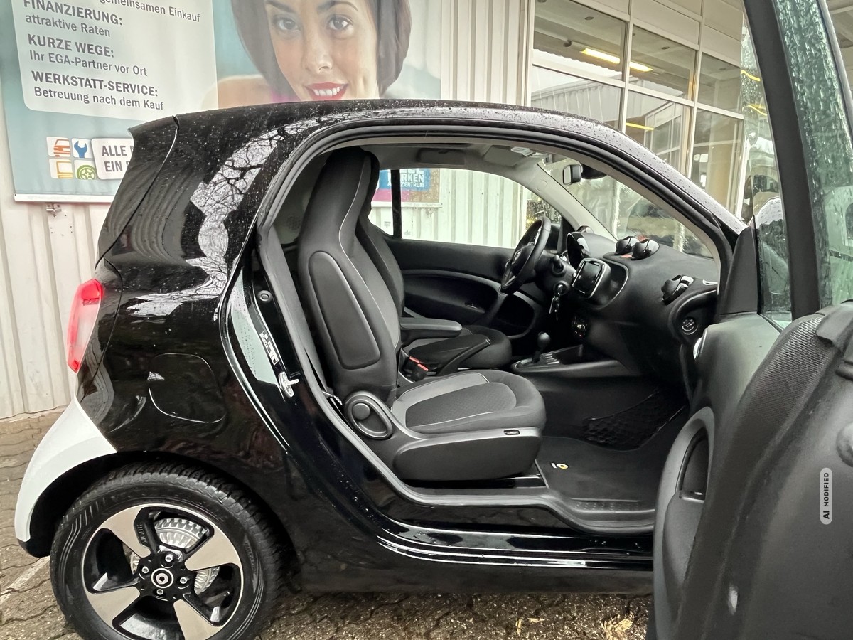 Smart ForTwo EQ*EXCLUSIVE*22kW*PANORAMA*MEDIA*SHZ*CAM*PDC*LED*ALU*