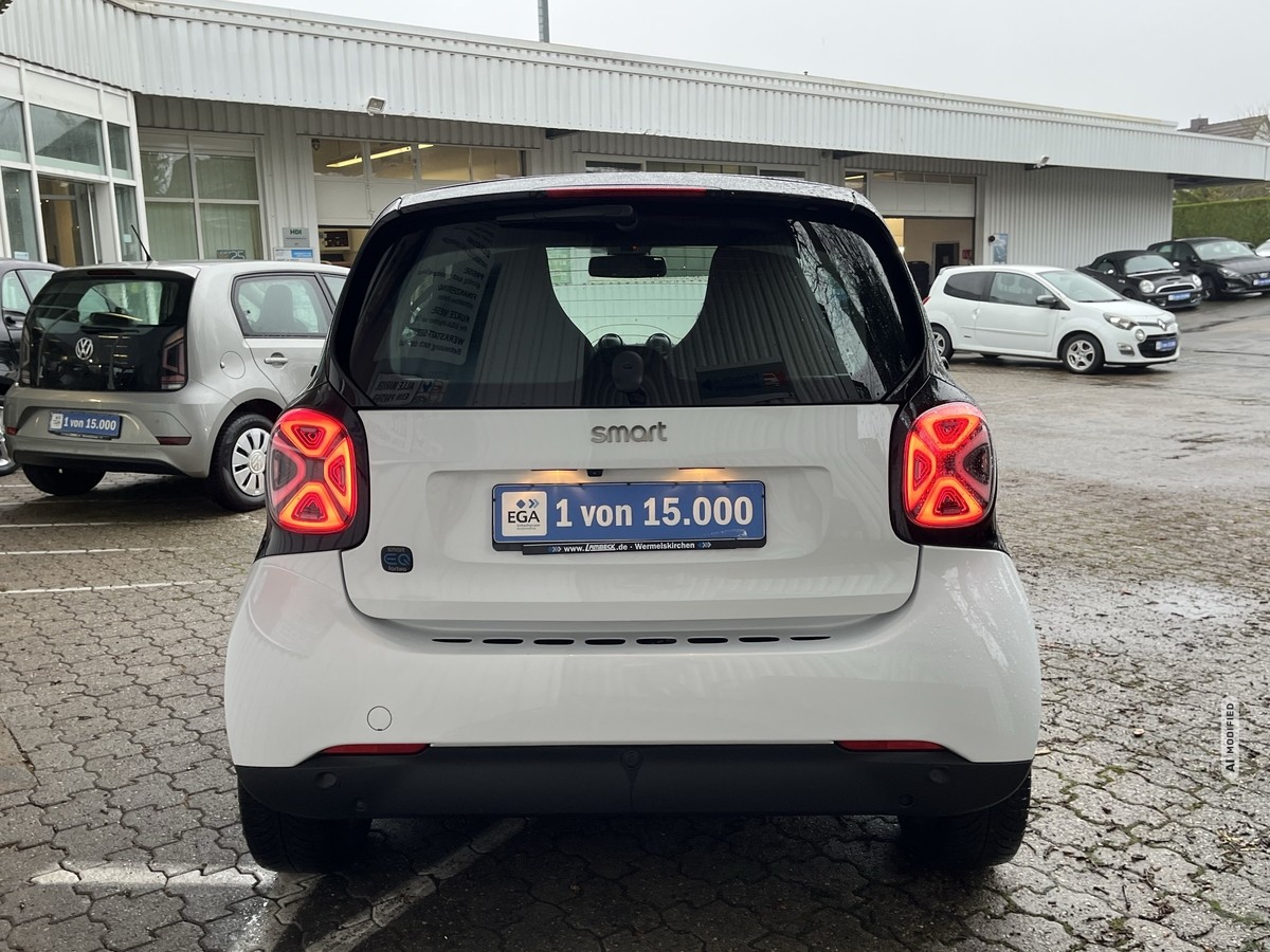 Smart ForTwo EQ*EXCLUSIVE*22kW*PANORAMA*MEDIA*SHZ*CAM*PDC*LED*ALU*