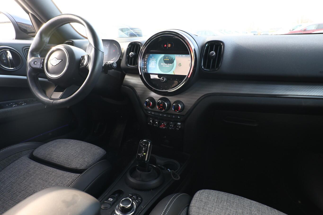 MINI Cooper Countryman Cooper SD ALL4  Trim PanoD DCC 18Z