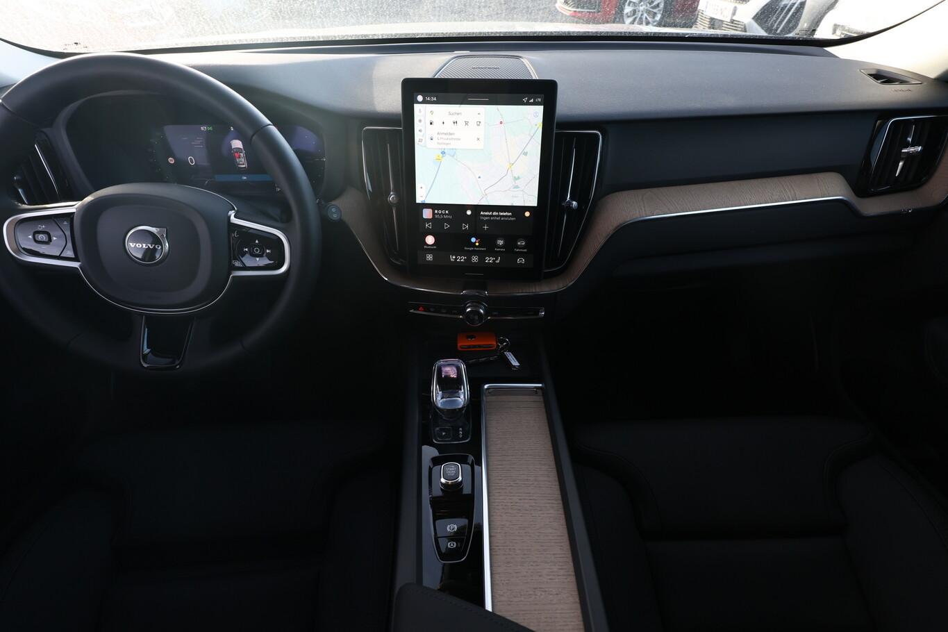 Volvo XC60 XC60 T6 AWD Plus Dark FACELIFT AHK 360° H/K ACC