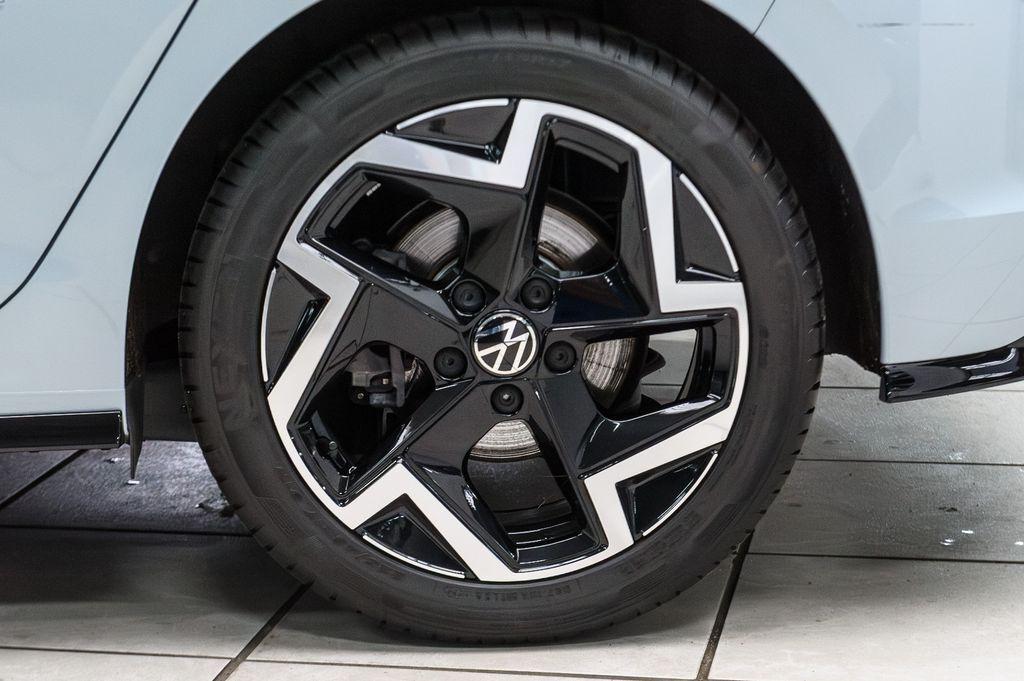 Volkswagen Golf VIII 2.0 TDI R-Line IQ-LIGHT+BLACK-STYLE