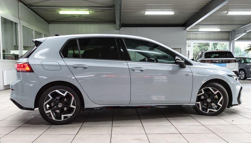 Volkswagen Golf VIII 2.0 TDI R-Line IQ-LIGHT+BLACK-STYLE