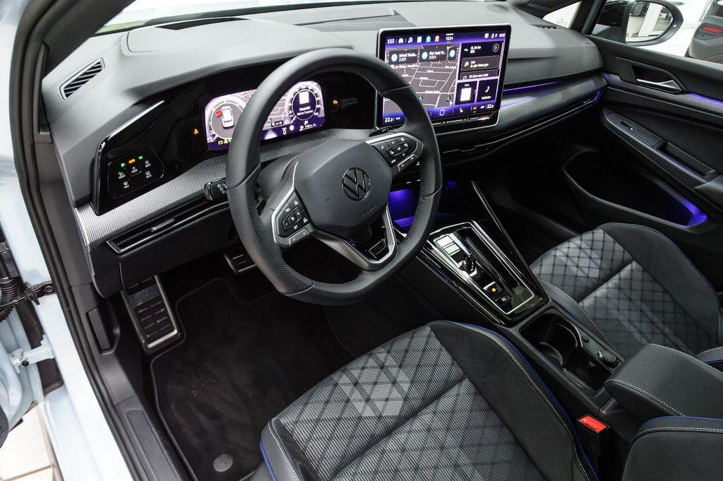 Volkswagen Golf VIII 2.0 TDI R-Line IQ-LIGHT+BLACK-STYLE