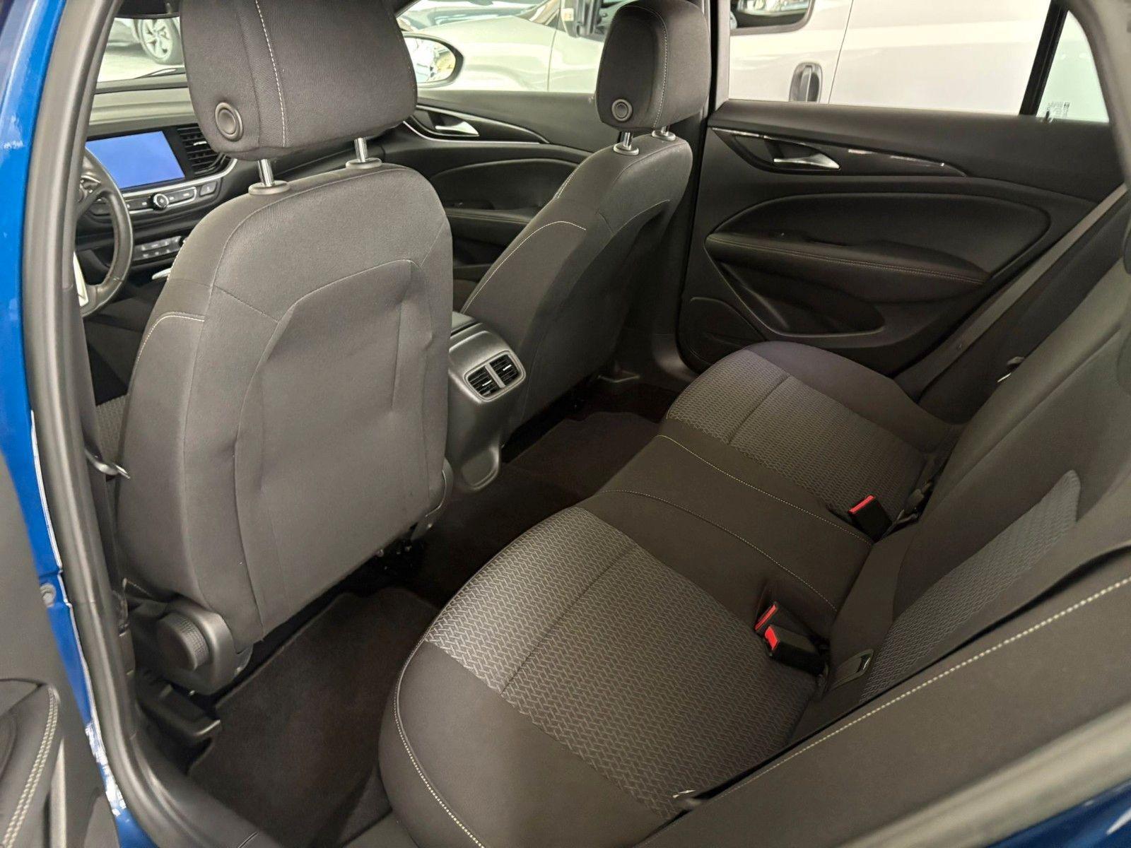 Opel Insignia B Sportstourer Business AT8 mit AHK