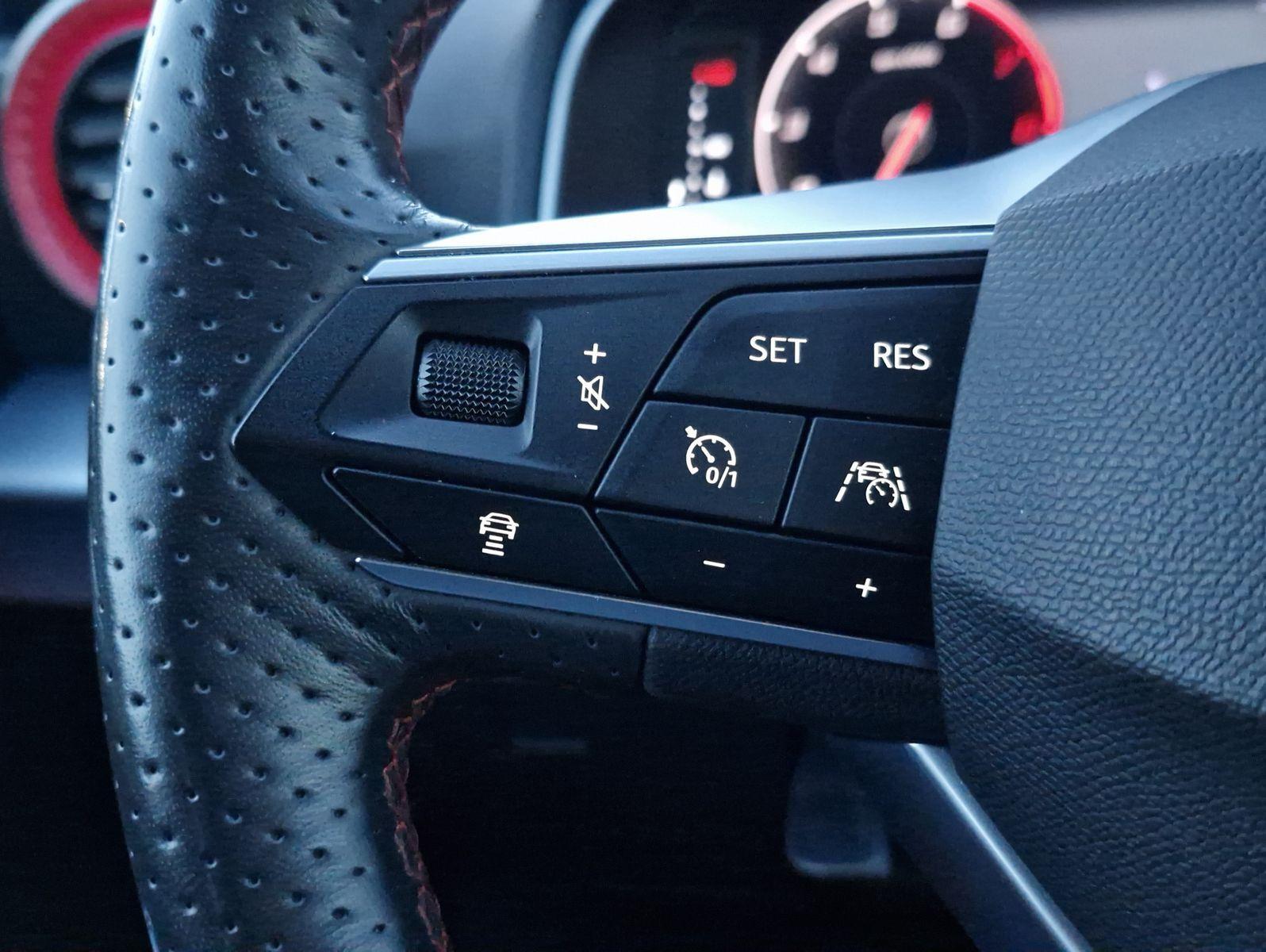 Seat Arona 1.5 TSI DSG FR Navi LED+ Alcantara Kamera