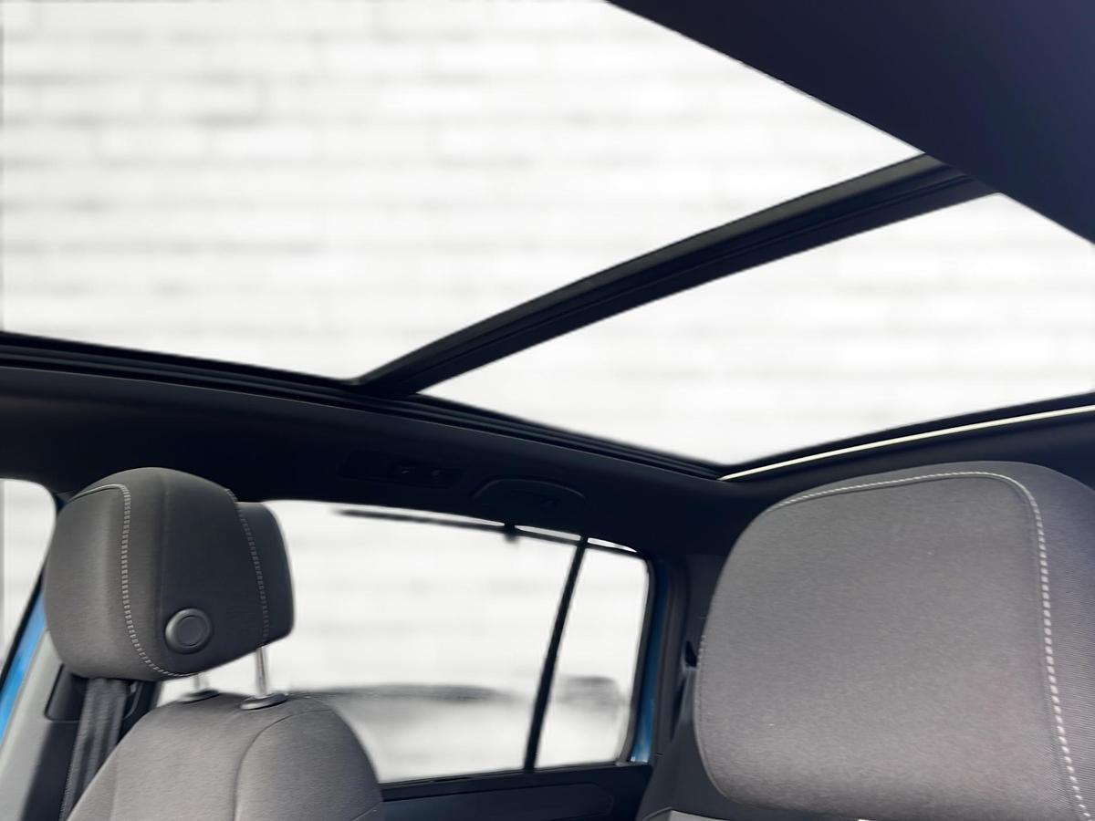 Volkswagen Touran 2.0 TDI Highline *R-Line*LED*Pano*AHZV*Standheizung