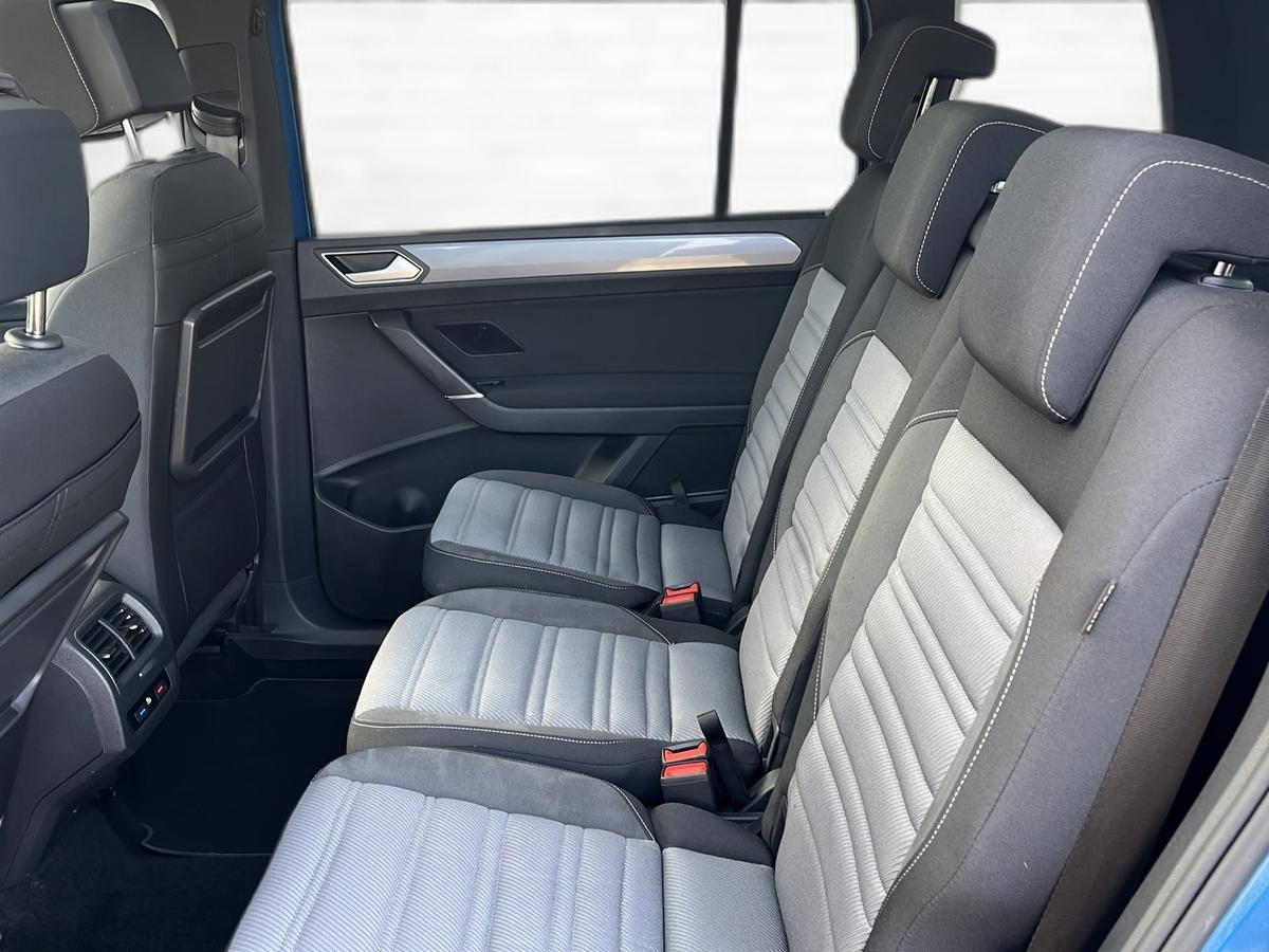 Volkswagen Touran 2.0 TDI Highline *R-Line*LED*Pano*AHZV*Standheizung