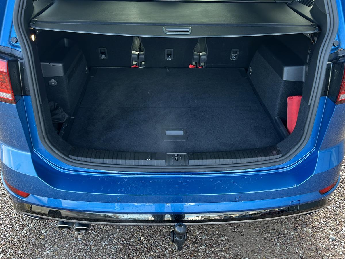 Volkswagen Touran 2.0 TDI Highline *R-Line*LED*Pano*AHZV*Standheizung