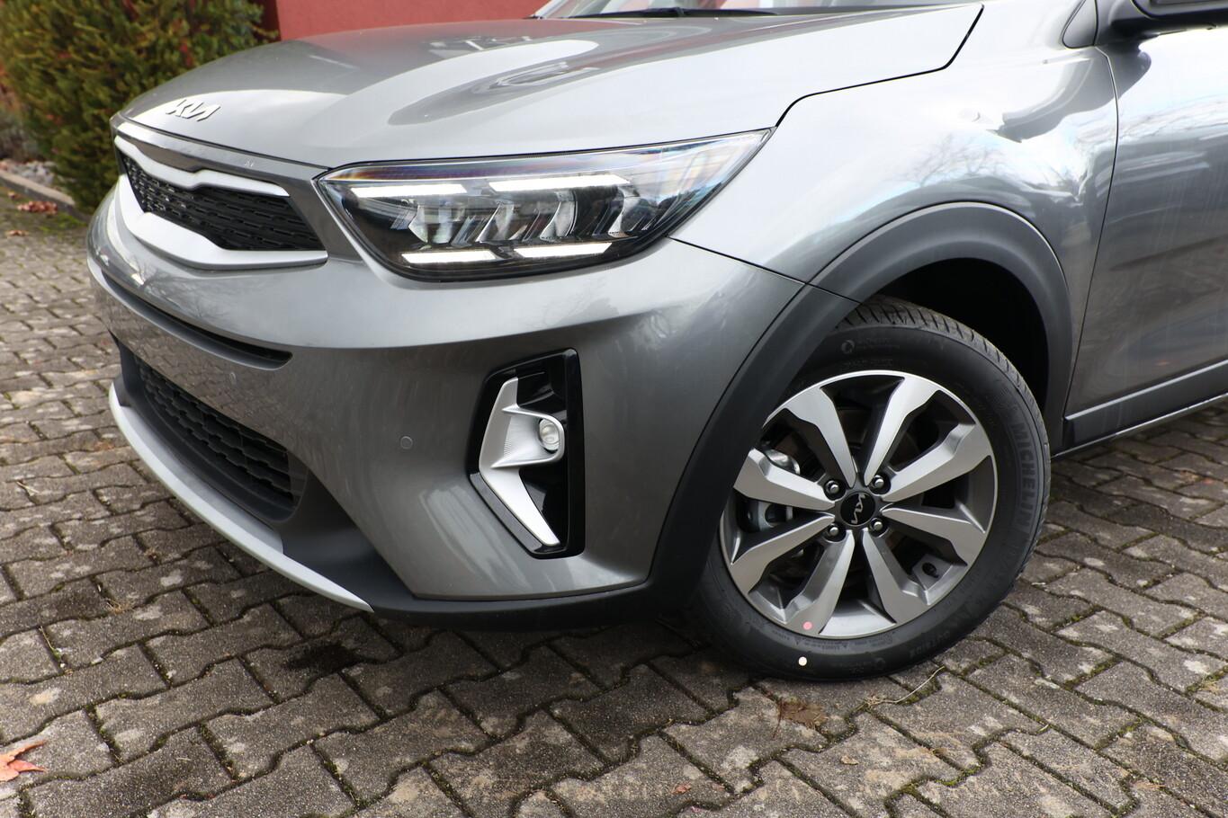 Kia Stonic 79 LED PrivG Nav Kam 2xPDC LM16 Temp Klim