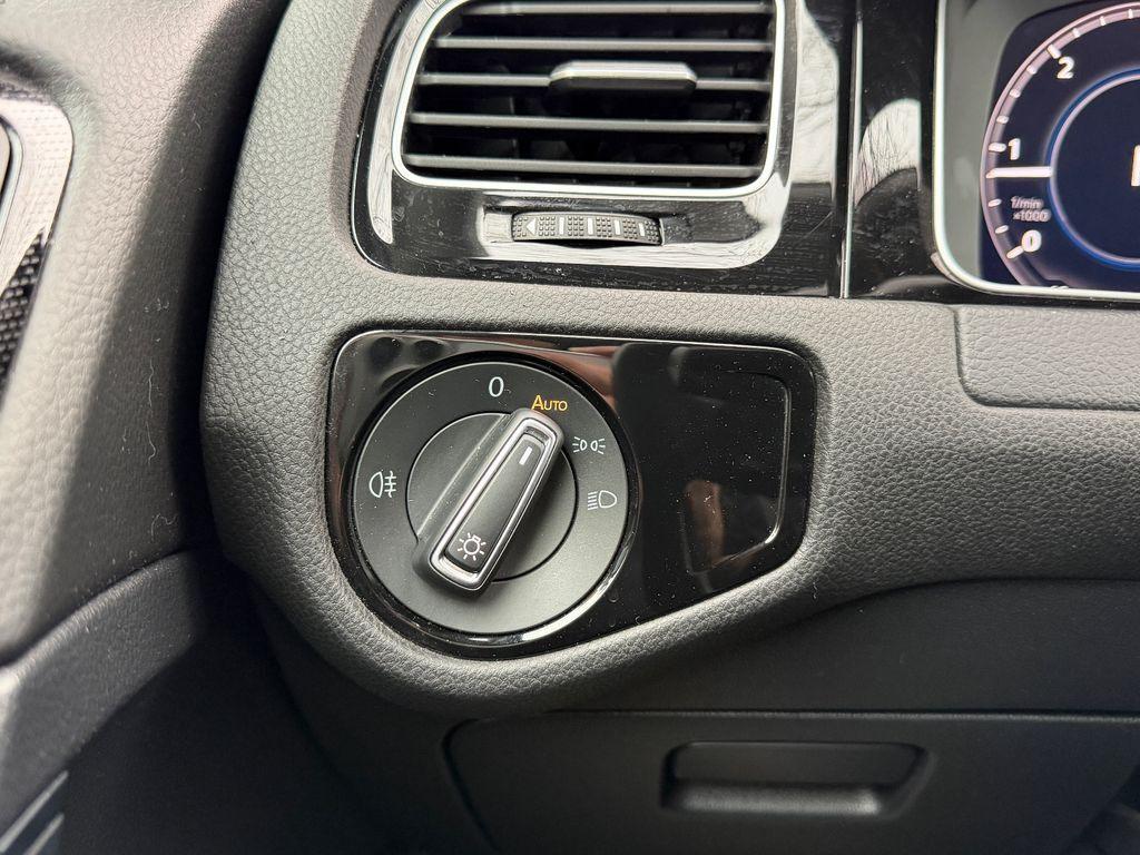 Volkswagen Golf 7 Lim. R-Line Highline*ACC*KAMERA*AHK*LED