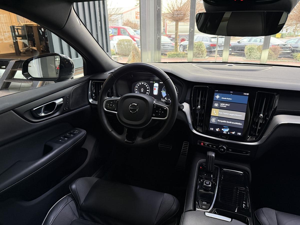 Volvo V60 T6 Twin Engine AWD R-Design LED Pano. H&K AHK