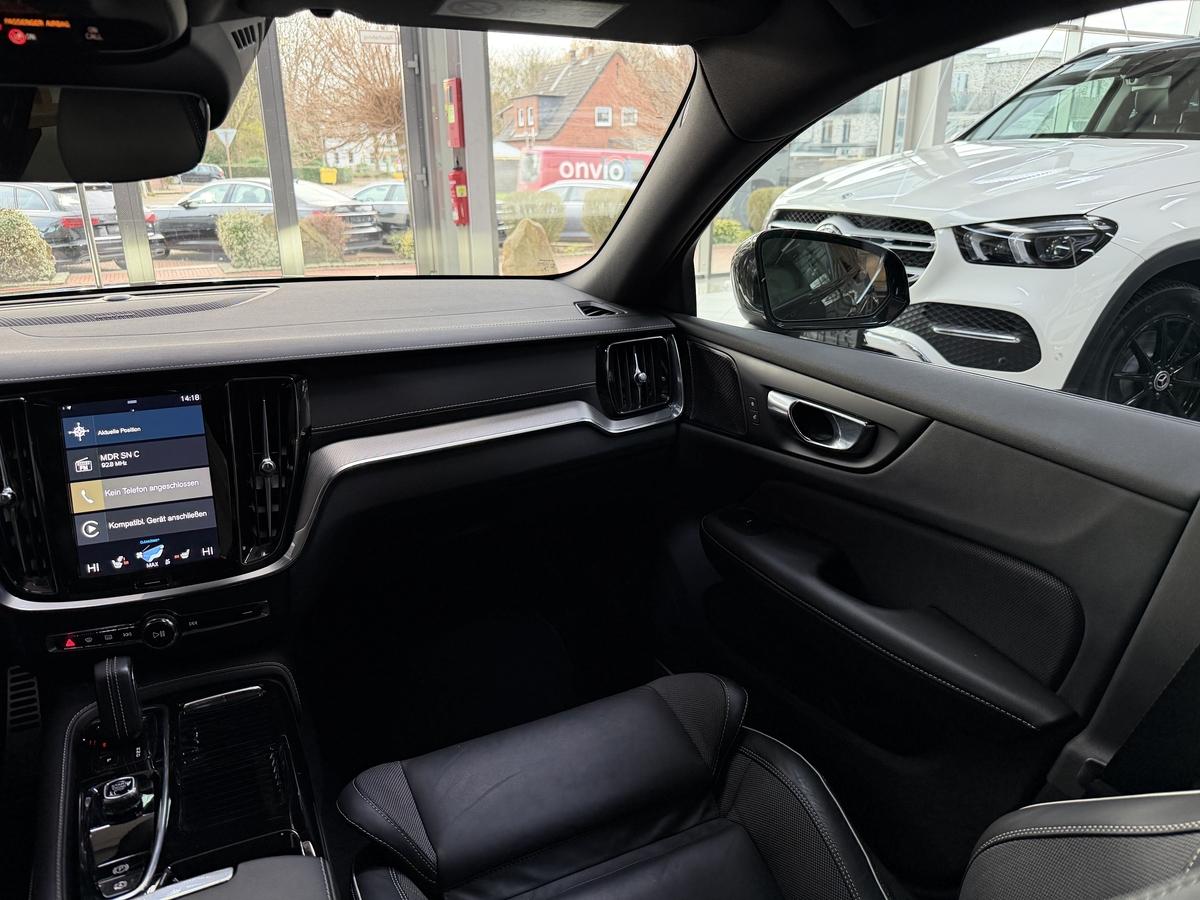 Volvo V60 T6 Twin Engine AWD R-Design LED Pano. H&K AHK