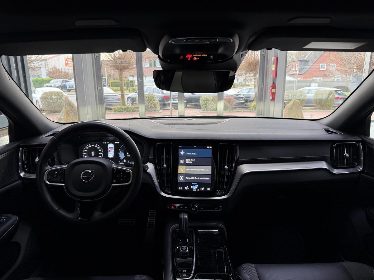 Volvo V60 T6 Twin Engine AWD R-Design LED Pano. H&K AHK