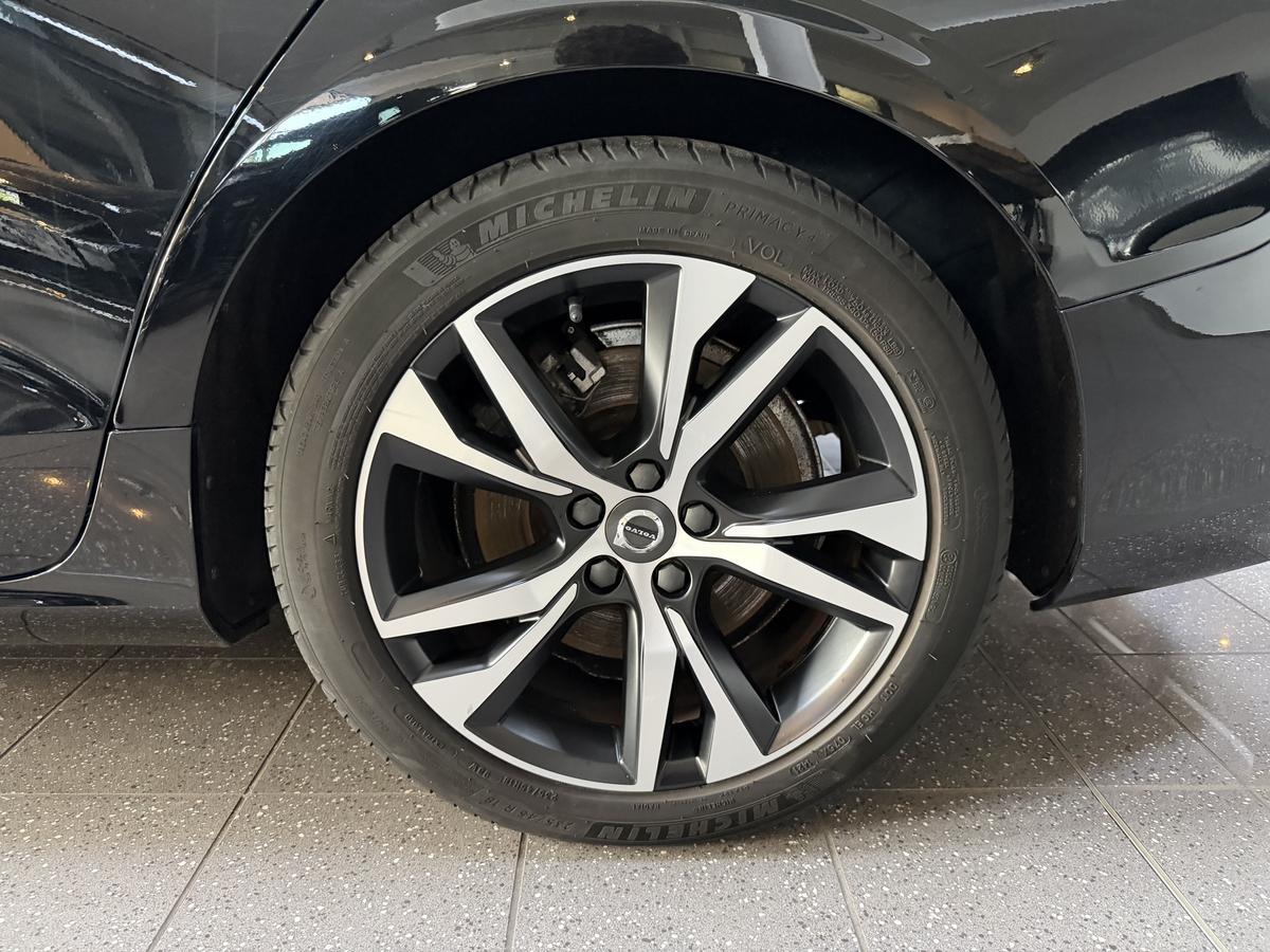 Volvo V60 T6 Twin Engine AWD R-Design LED Pano. H&K AHK