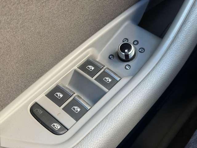 Audi A4 Avant 35 TDI S LINE/AHK/NAVI/SHZ/KEYLESS