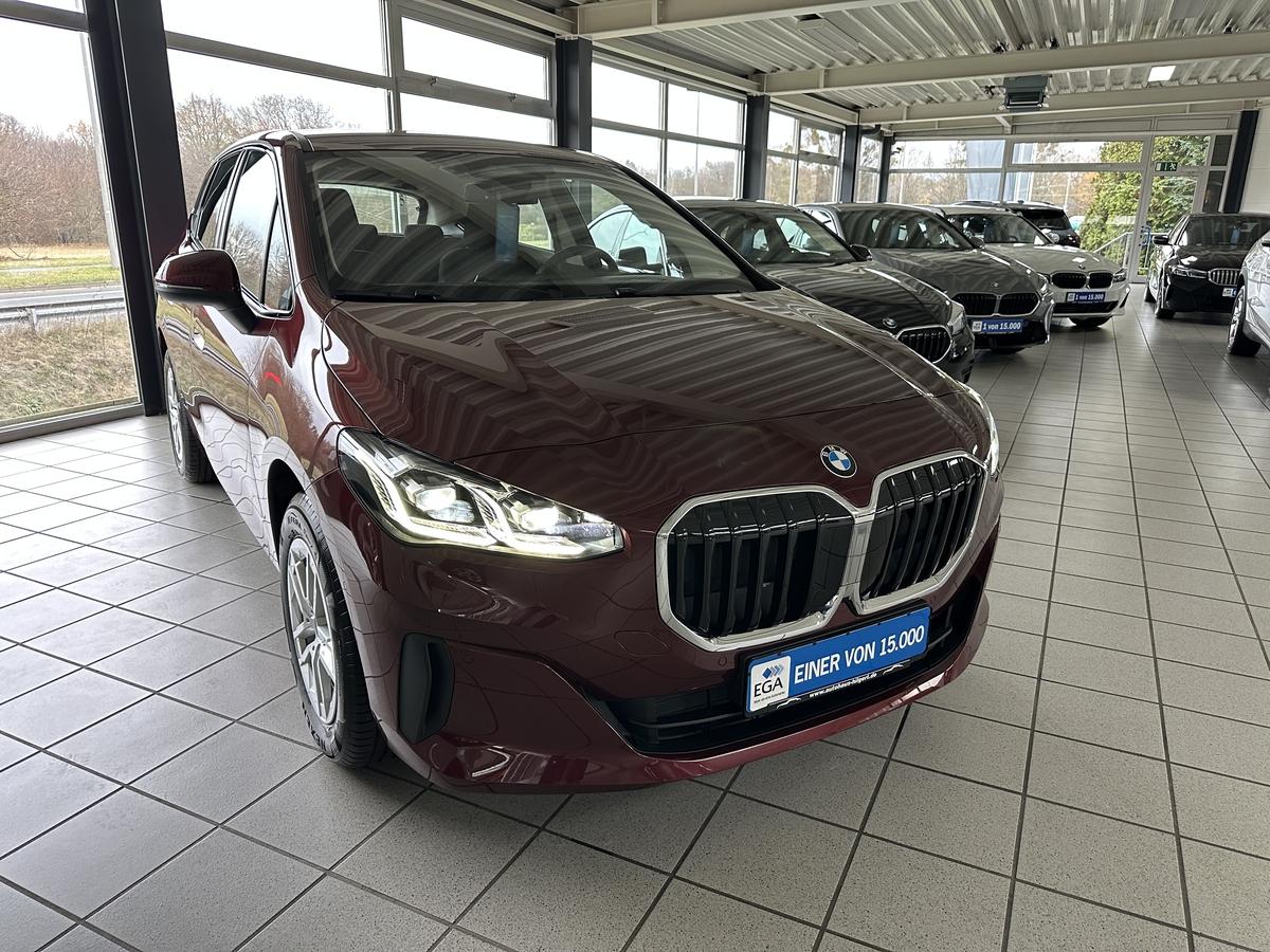 BMW 220 Active Tourer AHK el Sitz Navi. LED Kamera PDC 