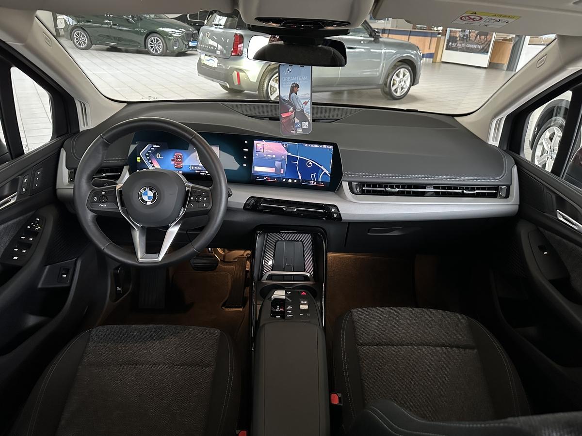 BMW 220 Active TourerAHK el Sitz Navi. LED Kamera PDC 