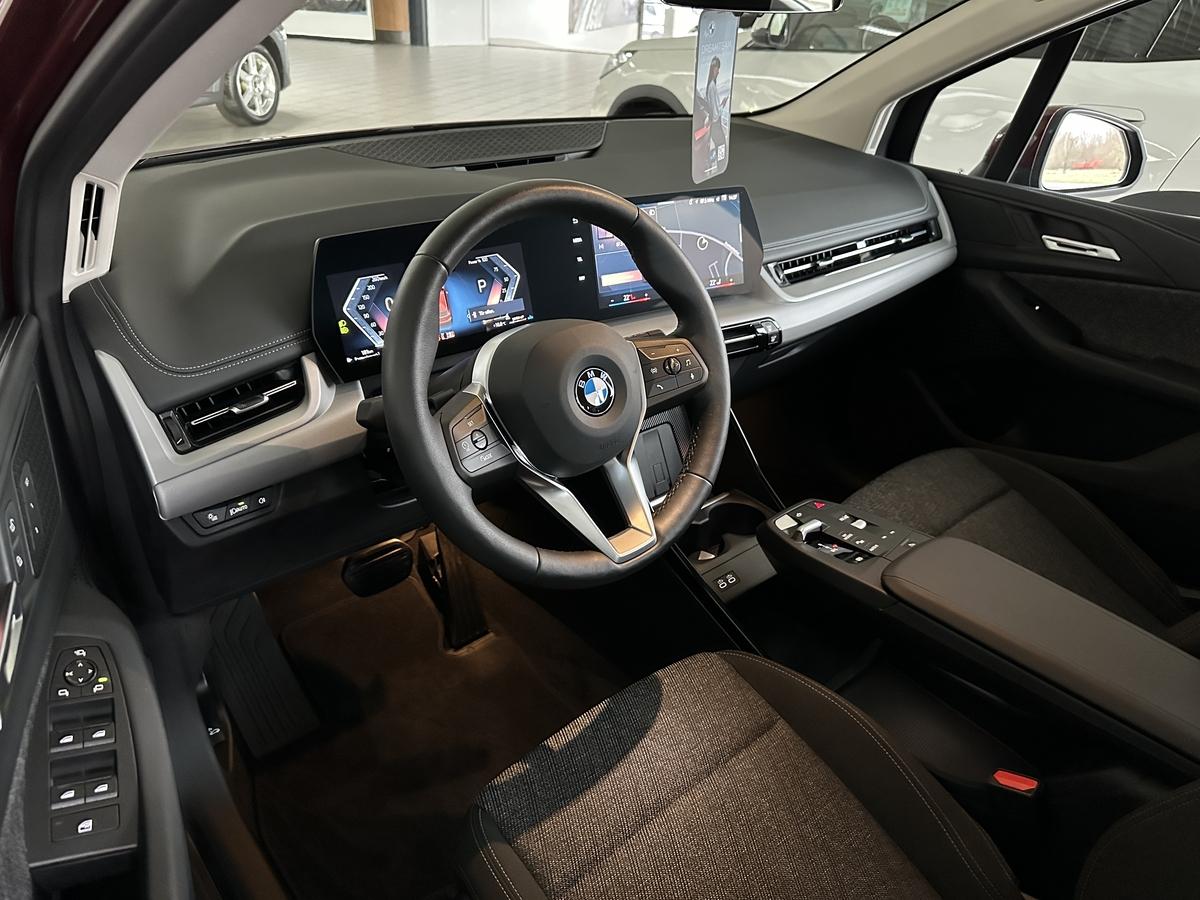 BMW 220 Active TourerAHK el Sitz Navi. LED Kamera PDC 