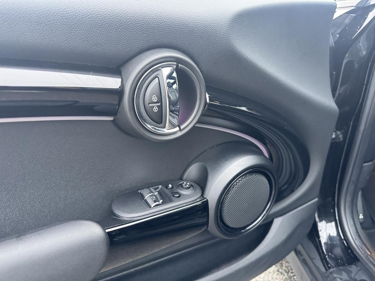 MINI Cooper Camden+LED+Leder+Pano+Kamera