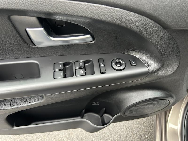 Kia Venga 1.6 CVVT AUTOMATIK*KLIMA*SHZG*NAVI*BTH*PDC*R-CAM