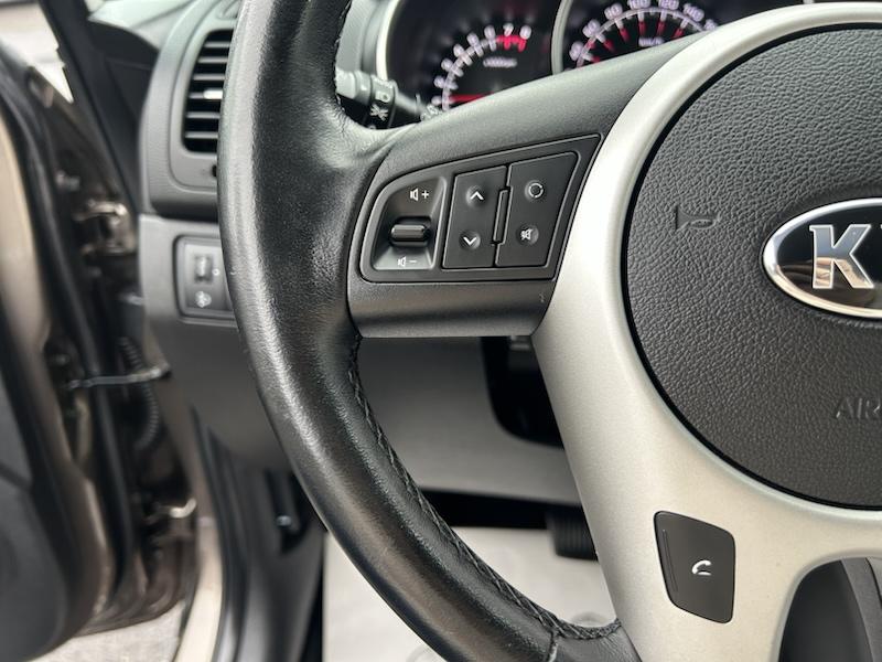 Kia Venga 1.6 CVVT AUTOMATIK*KLIMA*SHZG*NAVI*BTH*PDC*R-CAM