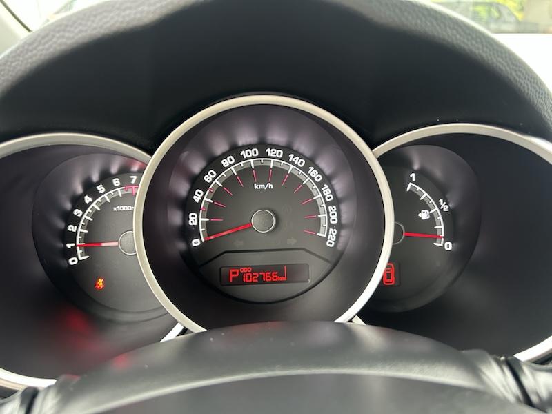 Kia Venga 1.6 CVVT AUTOMATIK*KLIMA*SHZG*NAVI*BTH*PDC*R-CAM