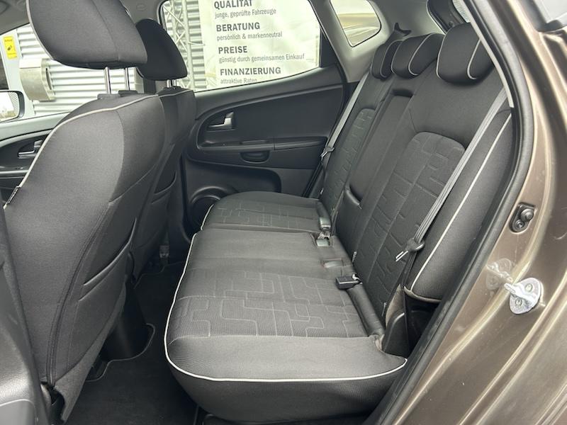 Kia Venga 1.6 CVVT AUTOMATIK*KLIMA*SHZG*NAVI*BTH*PDC*R-CAM