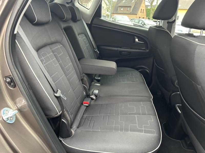 Kia Venga 1.6 CVVT AUTOMATIK*KLIMA*SHZG*NAVI*BTH*PDC*R-CAM