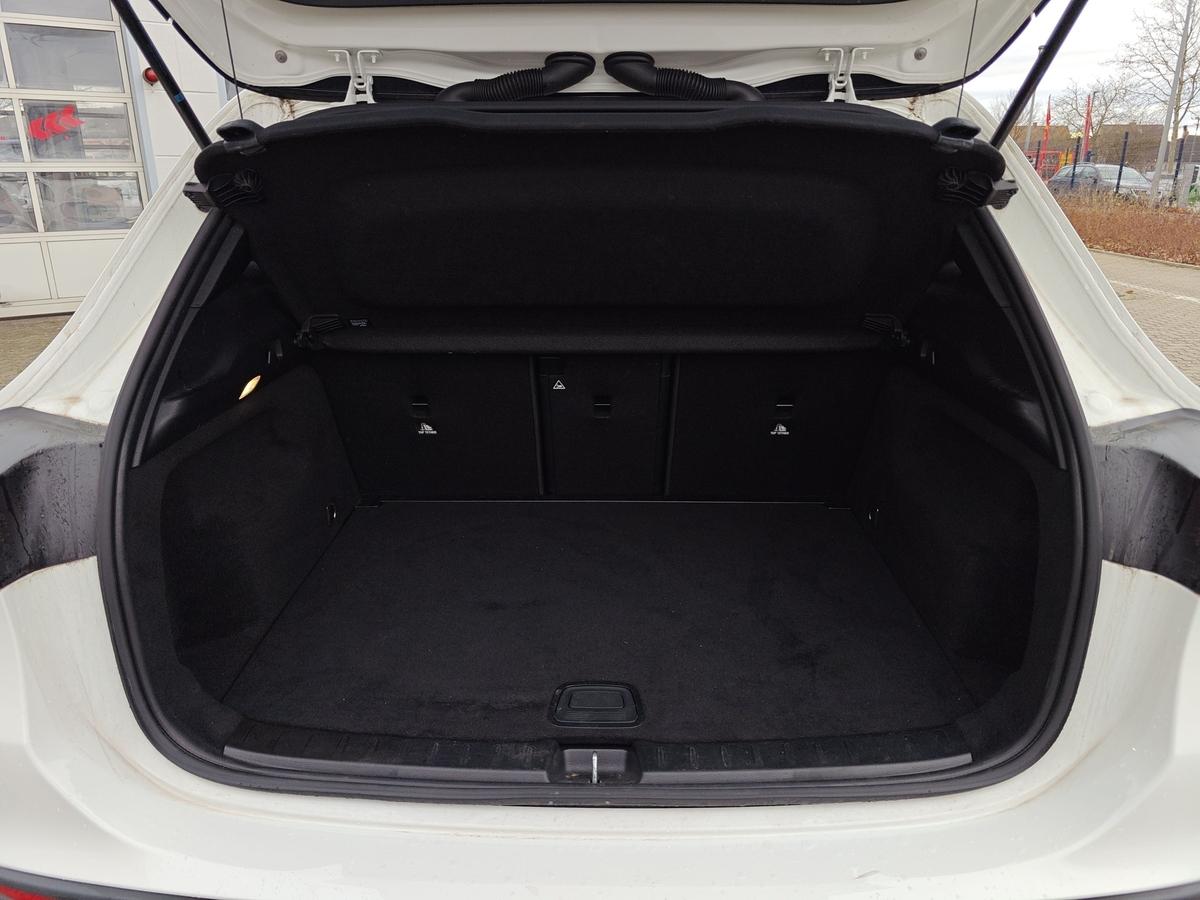 Mercedes-Benz GLA 200 AMG Line AHK Pano Parklenkass. Navi