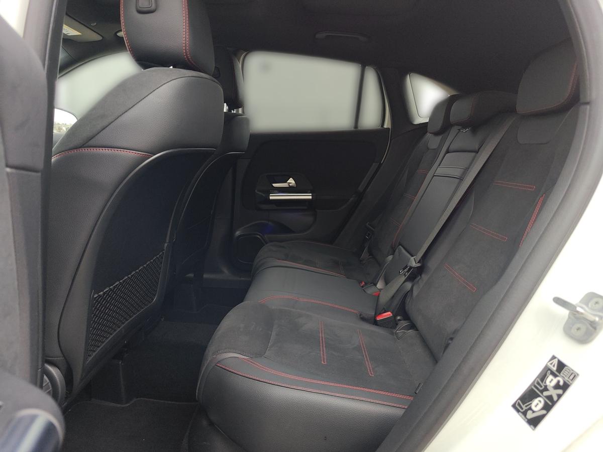 Mercedes-Benz GLA 200 AMG Line AHK Pano Parklenkass. Navi