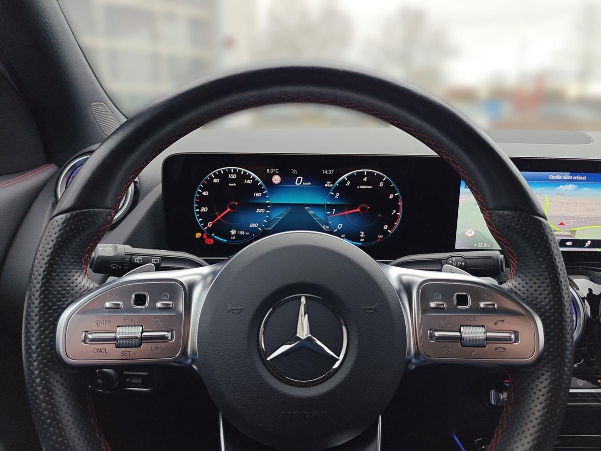 Mercedes-Benz GLA 200 AMG Line AHK Pano Parklenkass. Navi