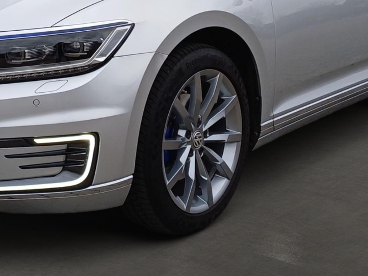 Volkswagen Passat Variant 1.4 TSI GTE AHK Pano Head-Up Navi Standh. LED