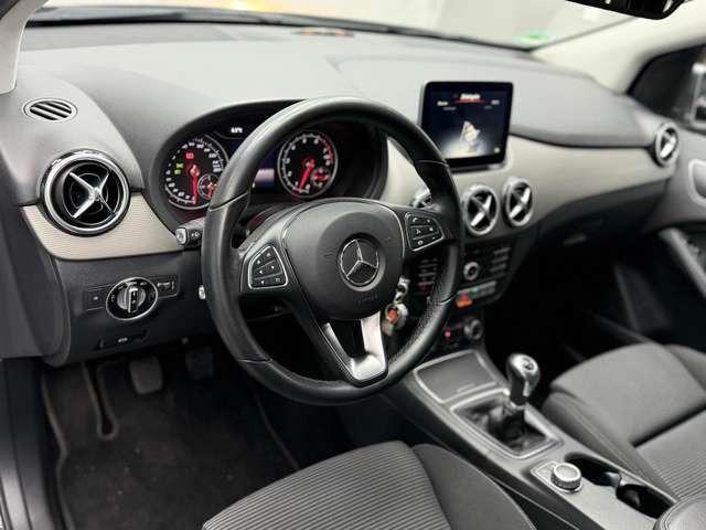 Mercedes-Benz B 180 |SHZG|KLIMA|PDC|TEMP|NAVI|LM