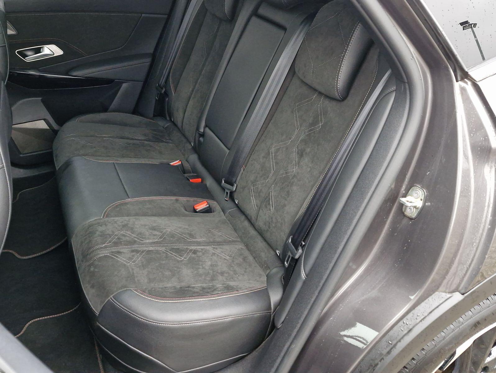 DS Automobiles DS7 Crossback PHEV 225 e-AT Performance Line Nav