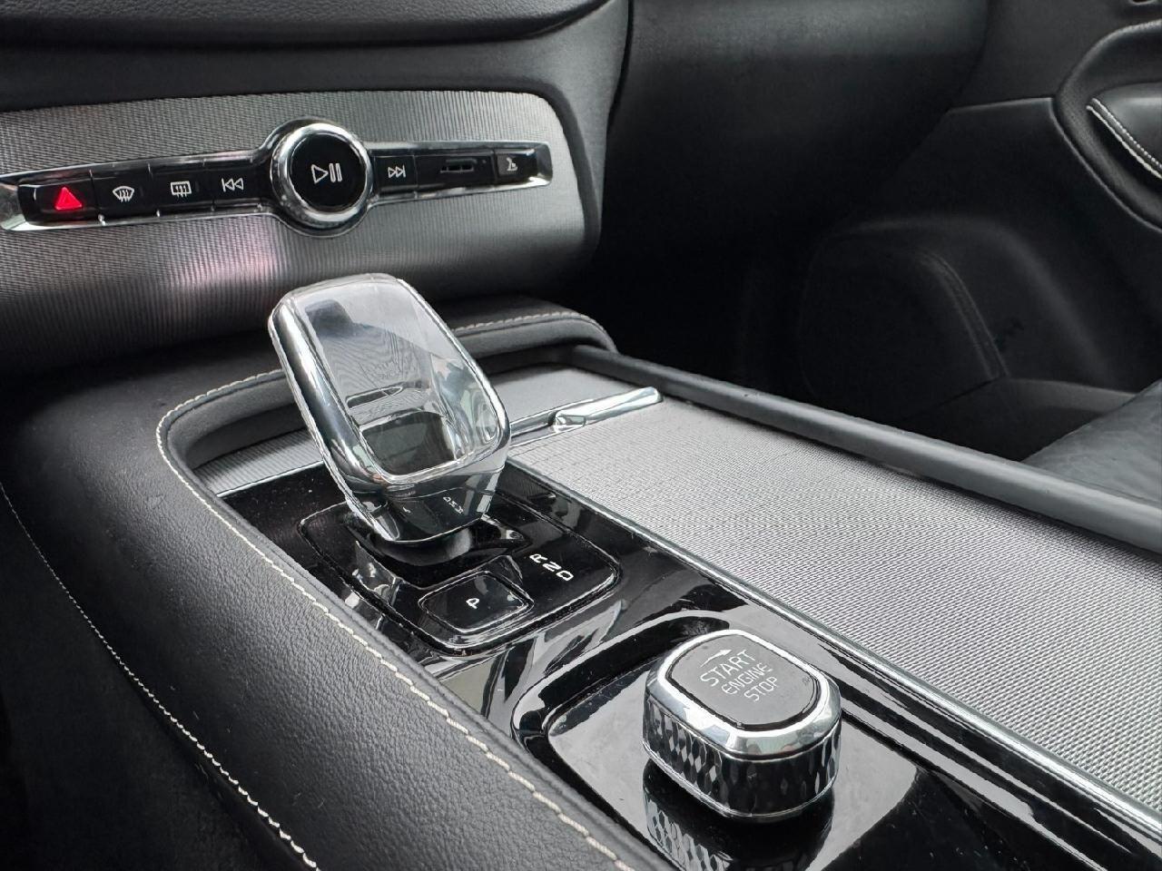 Volvo XC90 XC90 Ultimate Dark P-HEV AWD *AHK-HUD-LUFT*