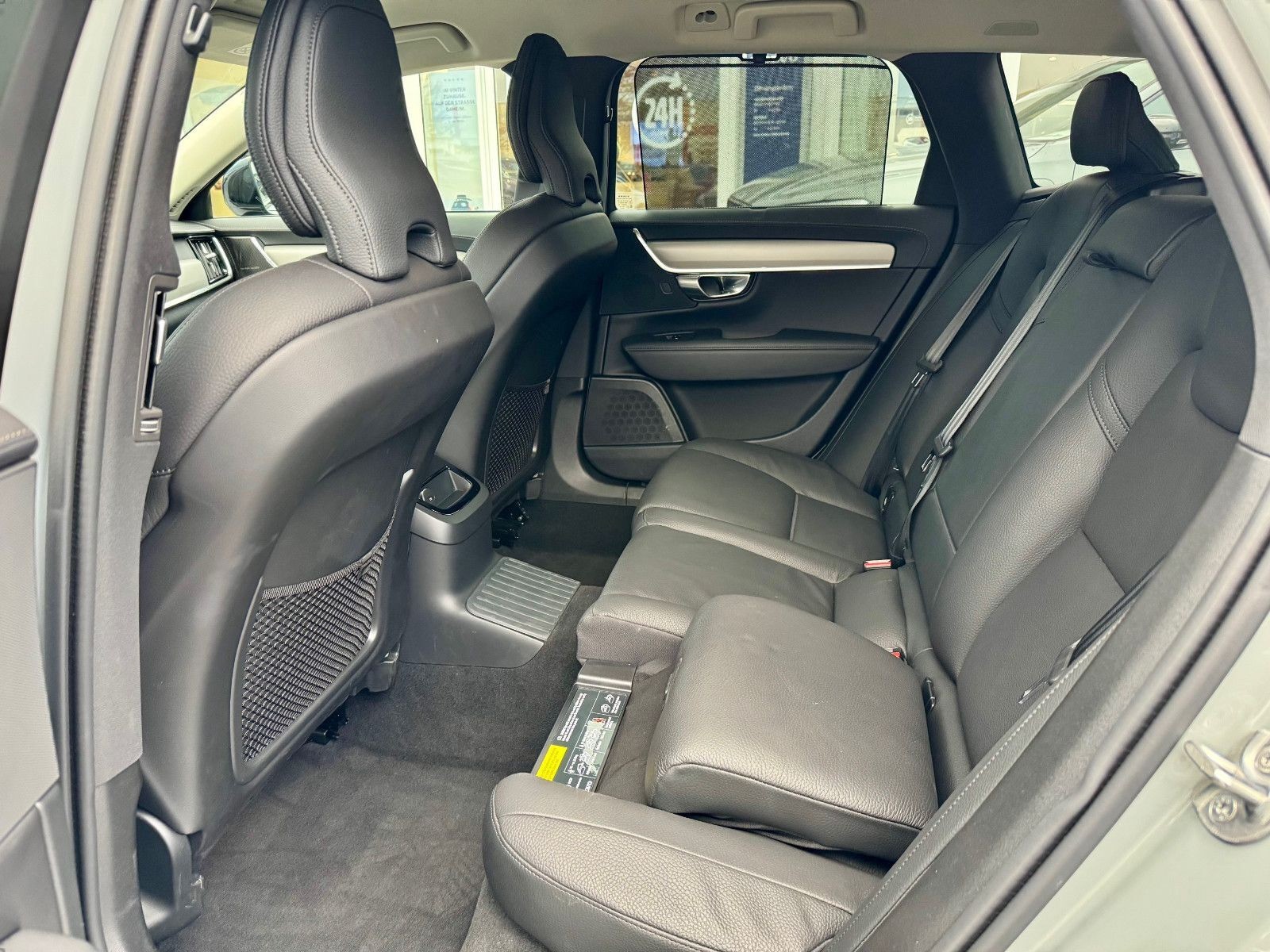 Volvo V90 T6 Plus Dark Recharge Plug-In Hybrid AWD