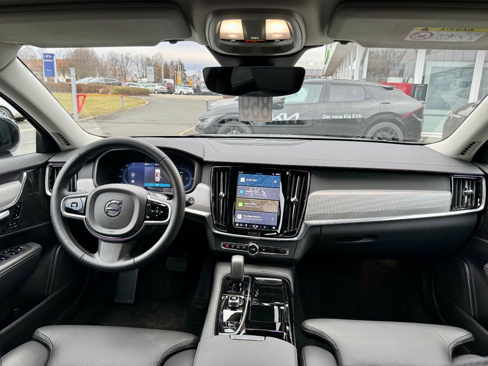 Volvo V90 T6 Plus Dark Recharge Plug-In Hybrid AWD