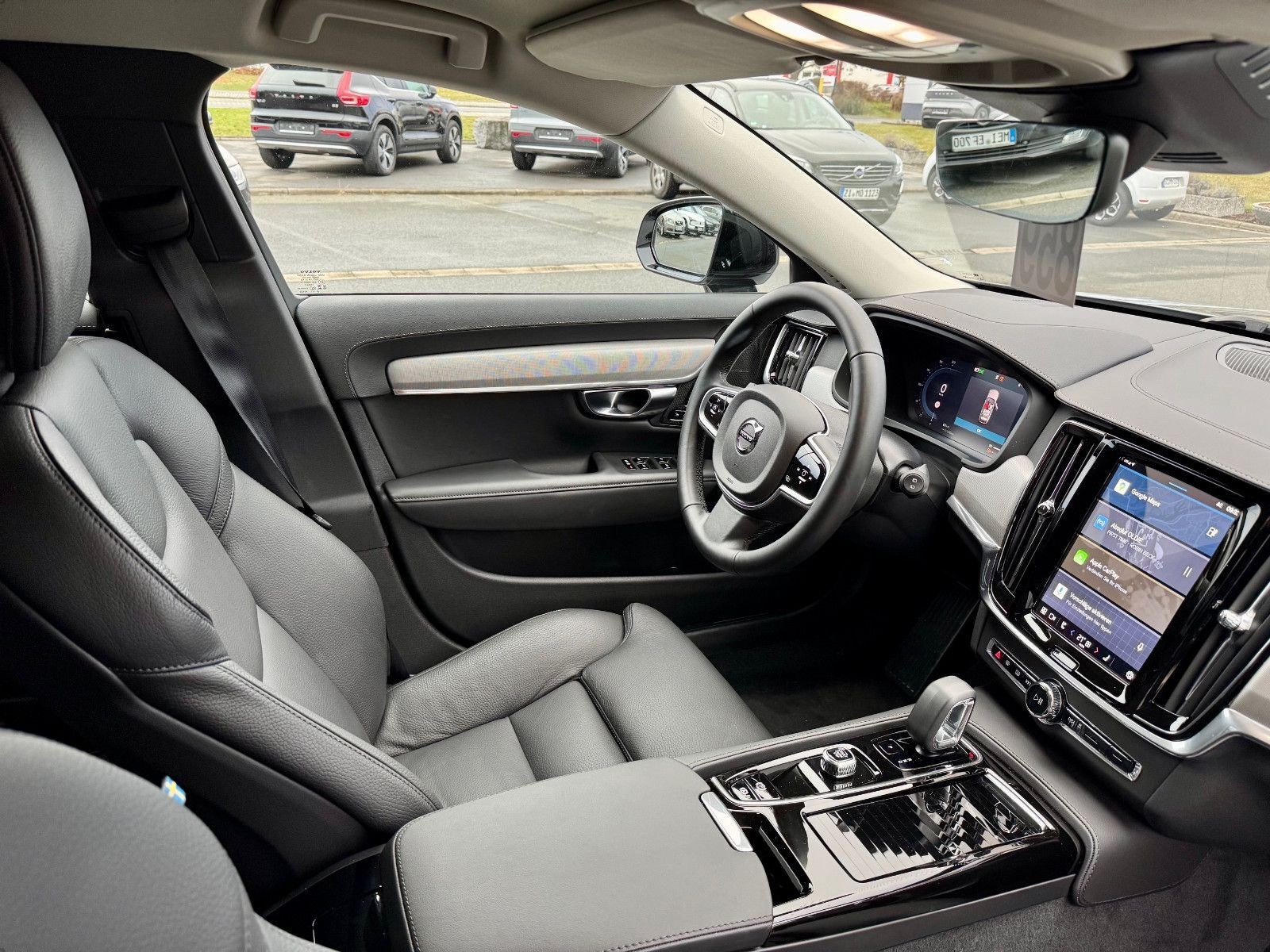 Volvo V90 T6 Plus Dark Recharge Plug-In Hybrid AWD