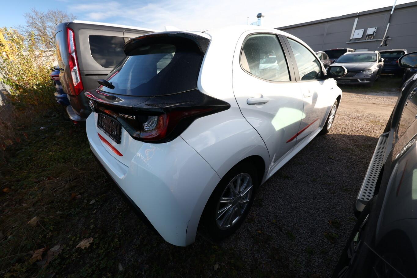 Toyota Yaris 1.5 Hybrid 116 CVT Business Ed. Nav Kam
