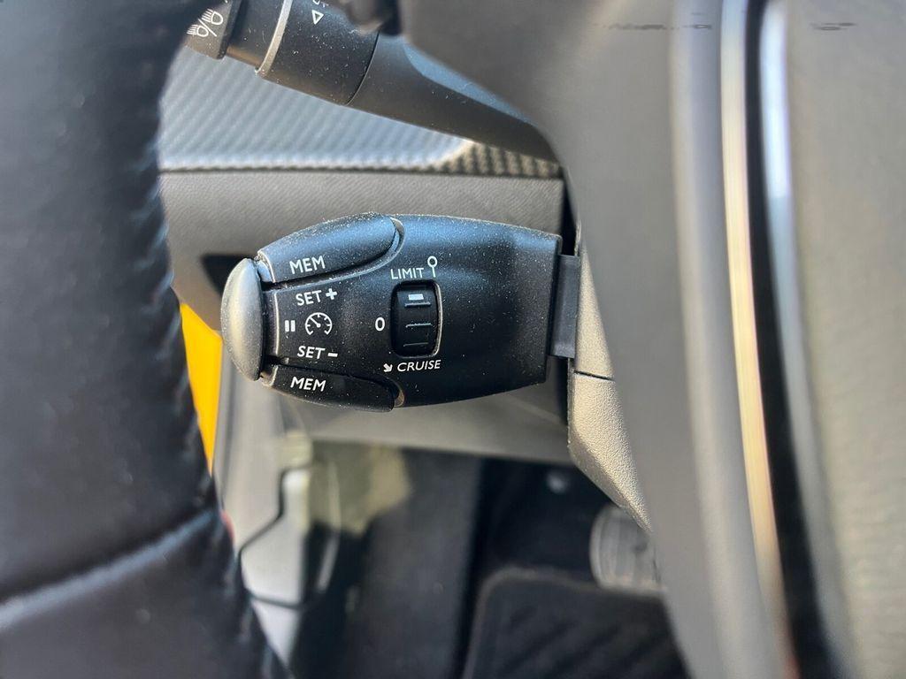 Peugeot e-208 Active Pack NAVI+SITZH+MIRROR-SCREEN+TEMP.