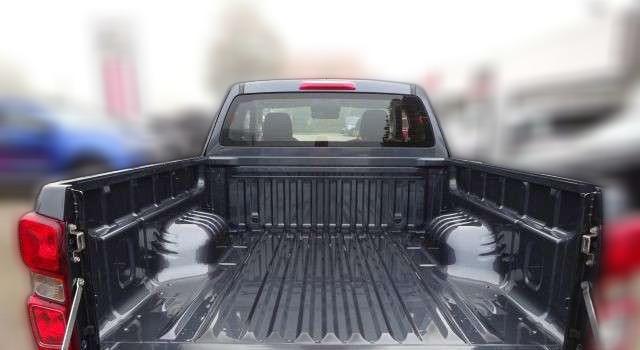 Isuzu D-Max Space Cab 4WD LS Kamera PDC CarPlay