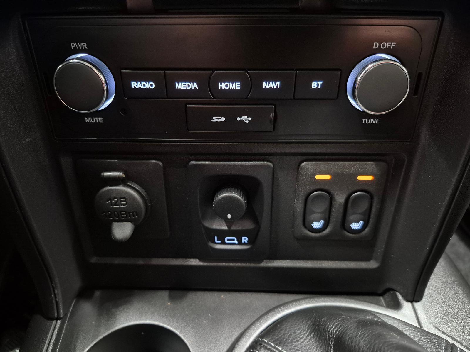 Lada Niva Travel SHZ/Scheibenhzg/PDC/Kam