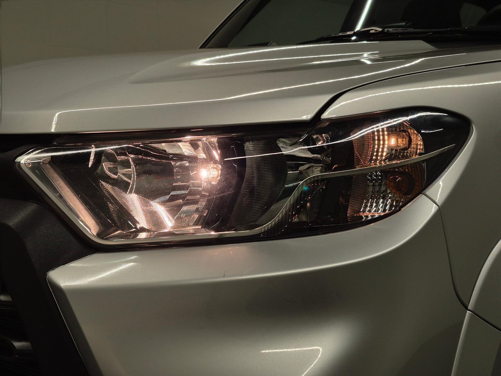 Lada Niva Travel SHZ/Scheibenhzg/PDC/Kam